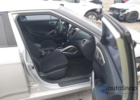 2013 Hyundai Veloster Base W/Black z USA, uszkodzony, nr VIN KMHTC6ADXDU167453